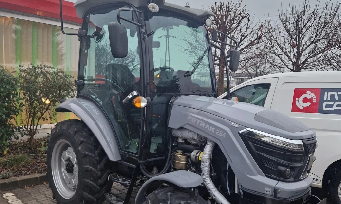 Fotrak ME 25 LE traktor átadás viszonteladónk részére