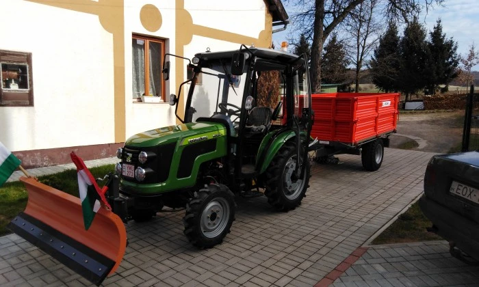 Sümegprága,  traktor és munkaeszköz