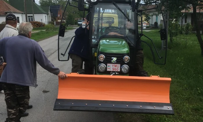 Újlőrincfalva,  traktor és munkaeszköz
