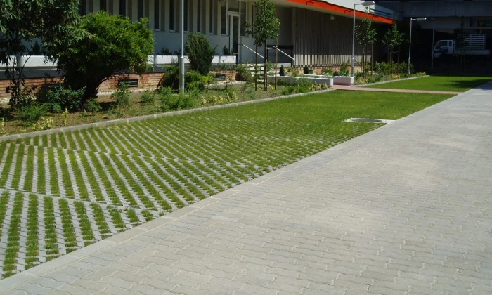 Veszprém, Pannon Egyetem - Kollégiumi parkoló rendezése